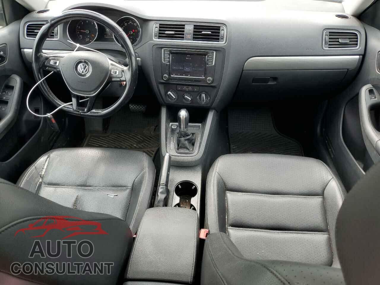 VOLKSWAGEN JETTA 2017 - 3VWDB7AJ7HM318747