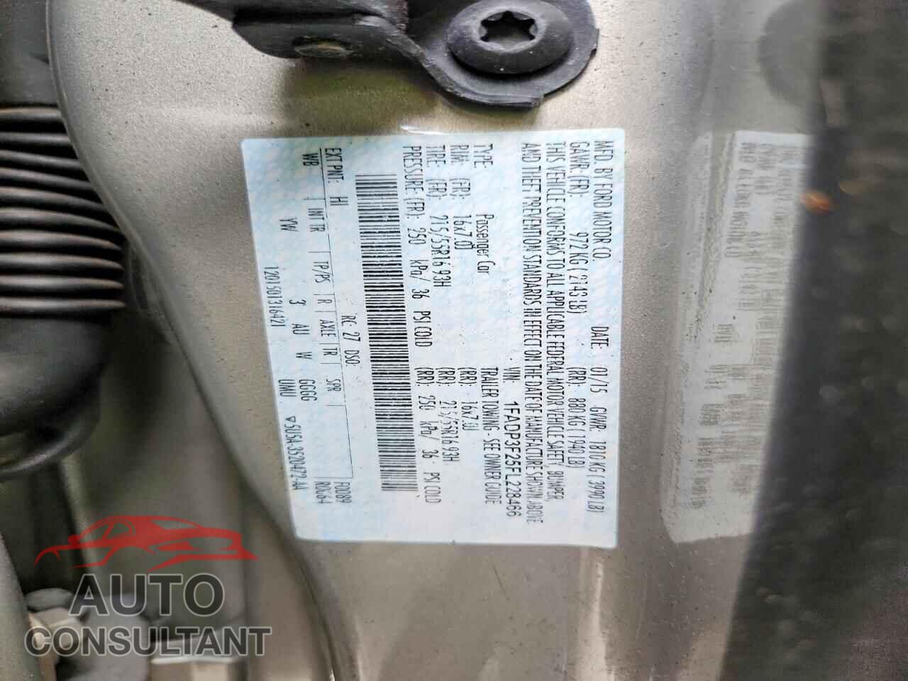 FORD FOCUS 2015 - 1FADP3F25FL228466