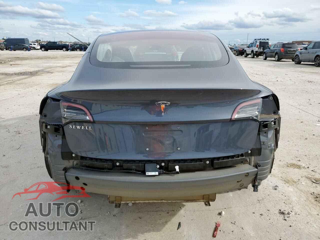 TESLA MODEL 3 2018 - 5YJ3E1EA4JF049923