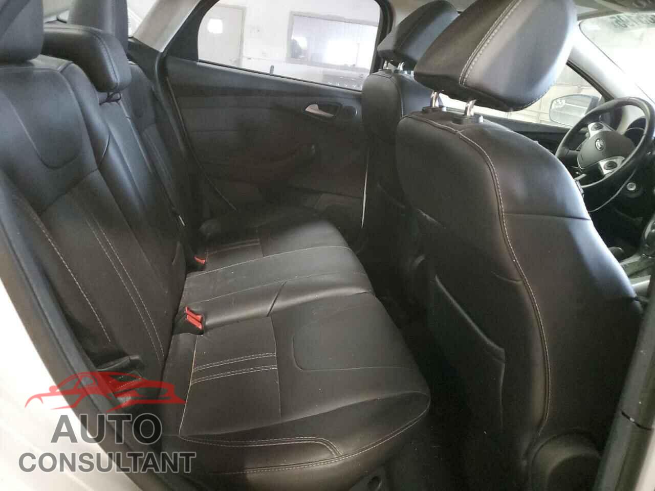 FORD FOCUS 2014 - 1FADP3F28EL229044