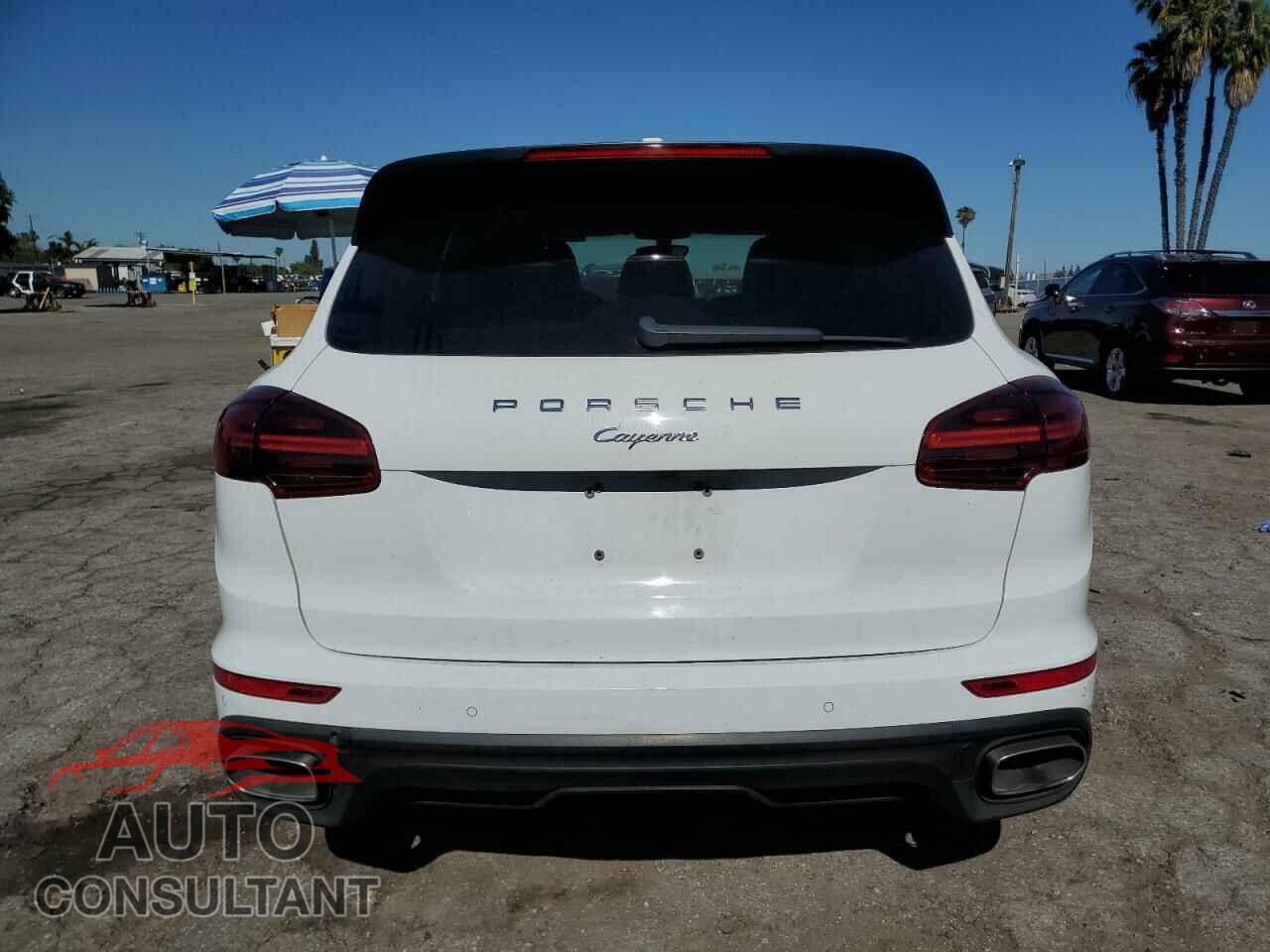 PORSCHE CAYENNE 2015 - WP1AF2A26FLA37302