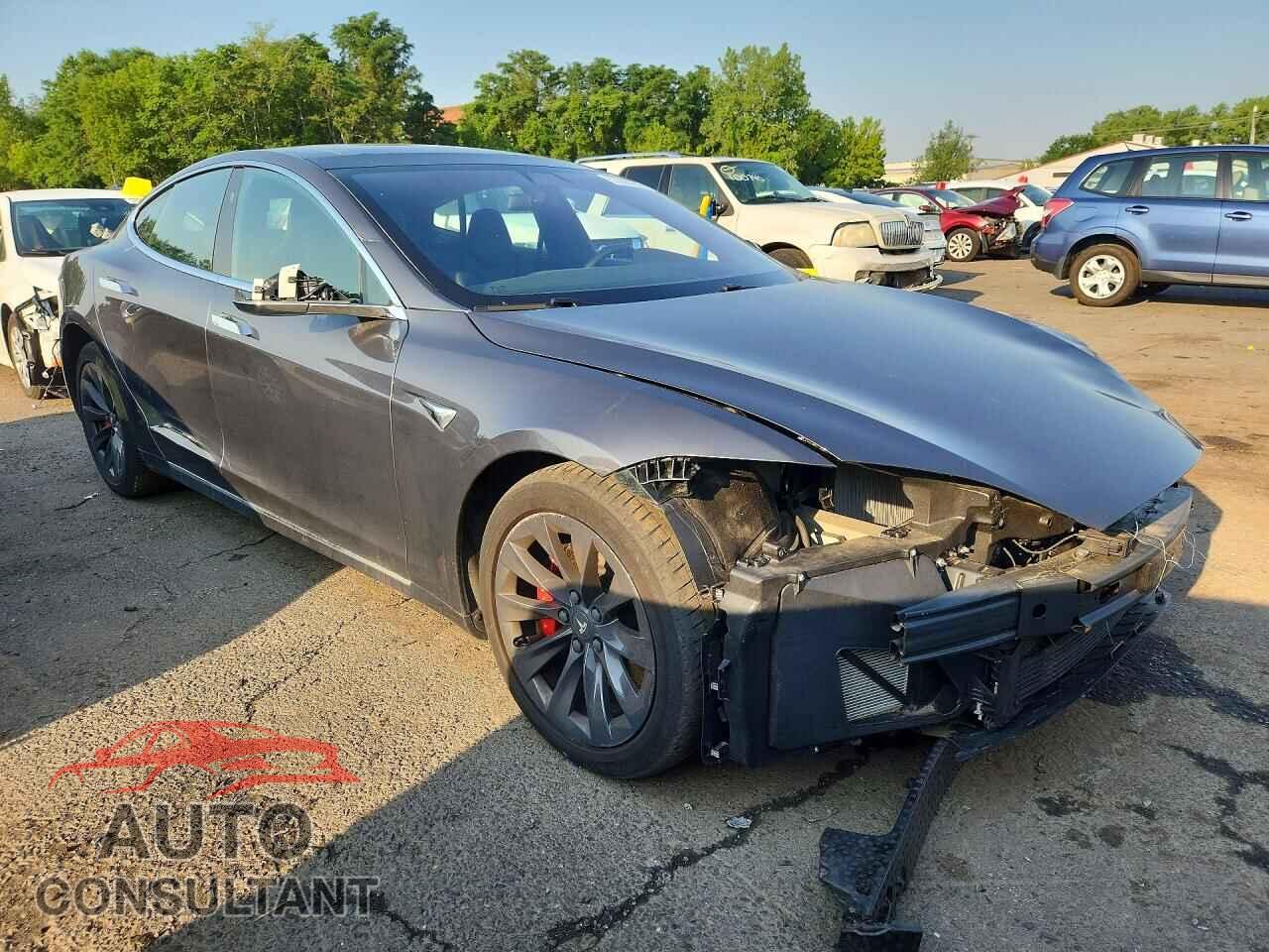 TESLA MODEL S 2018 - 5YJSA1E4XJF283727
