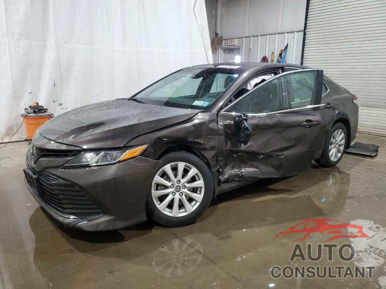 TOYOTA CAMRY 2018 - 4T1B11HK3JU673145