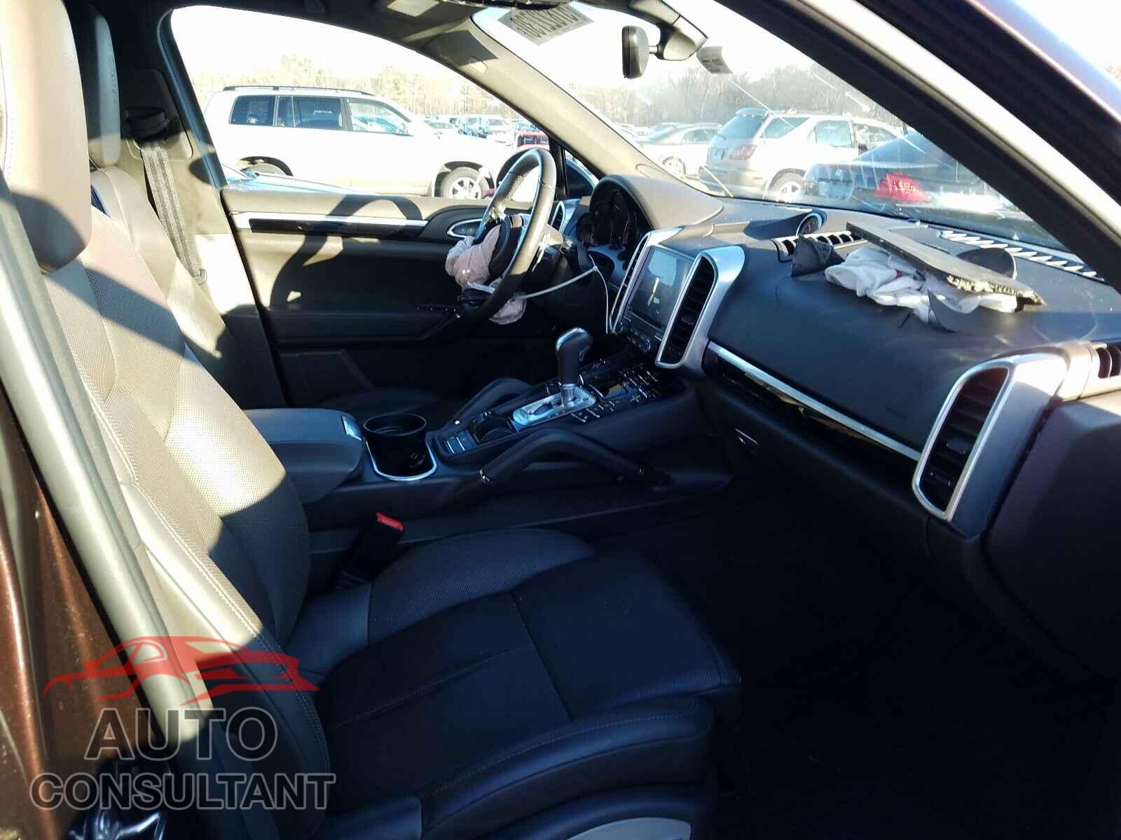 PORSCHE CAYENNE 2017 - WP1AA2A28HKA90767