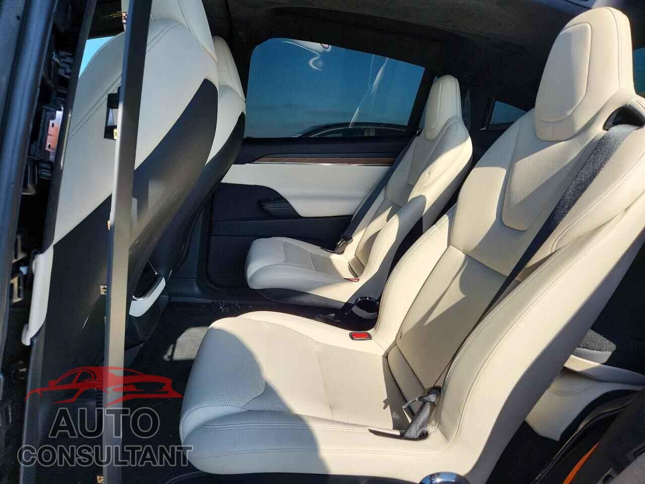 TESLA MODEL X 2023 - 7SAXCBE57PF425204