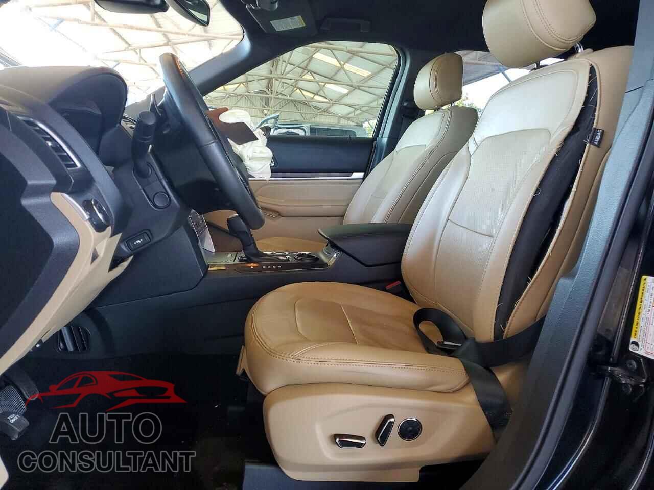 FORD EXPLORER 2017 - 1FM5K7FH1HGB18921