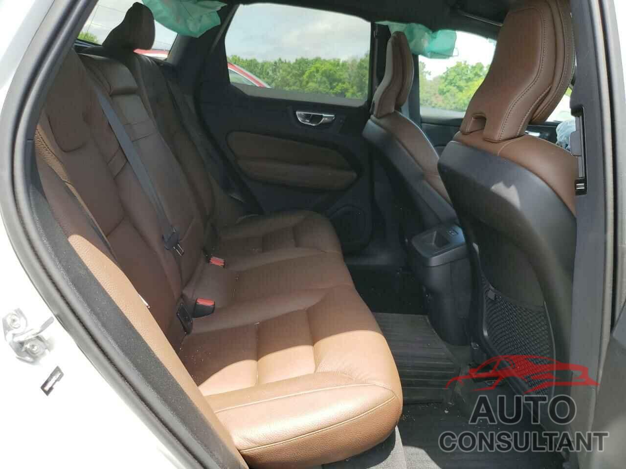 VOLVO XC60 2021 - YV4102RK0M1723848