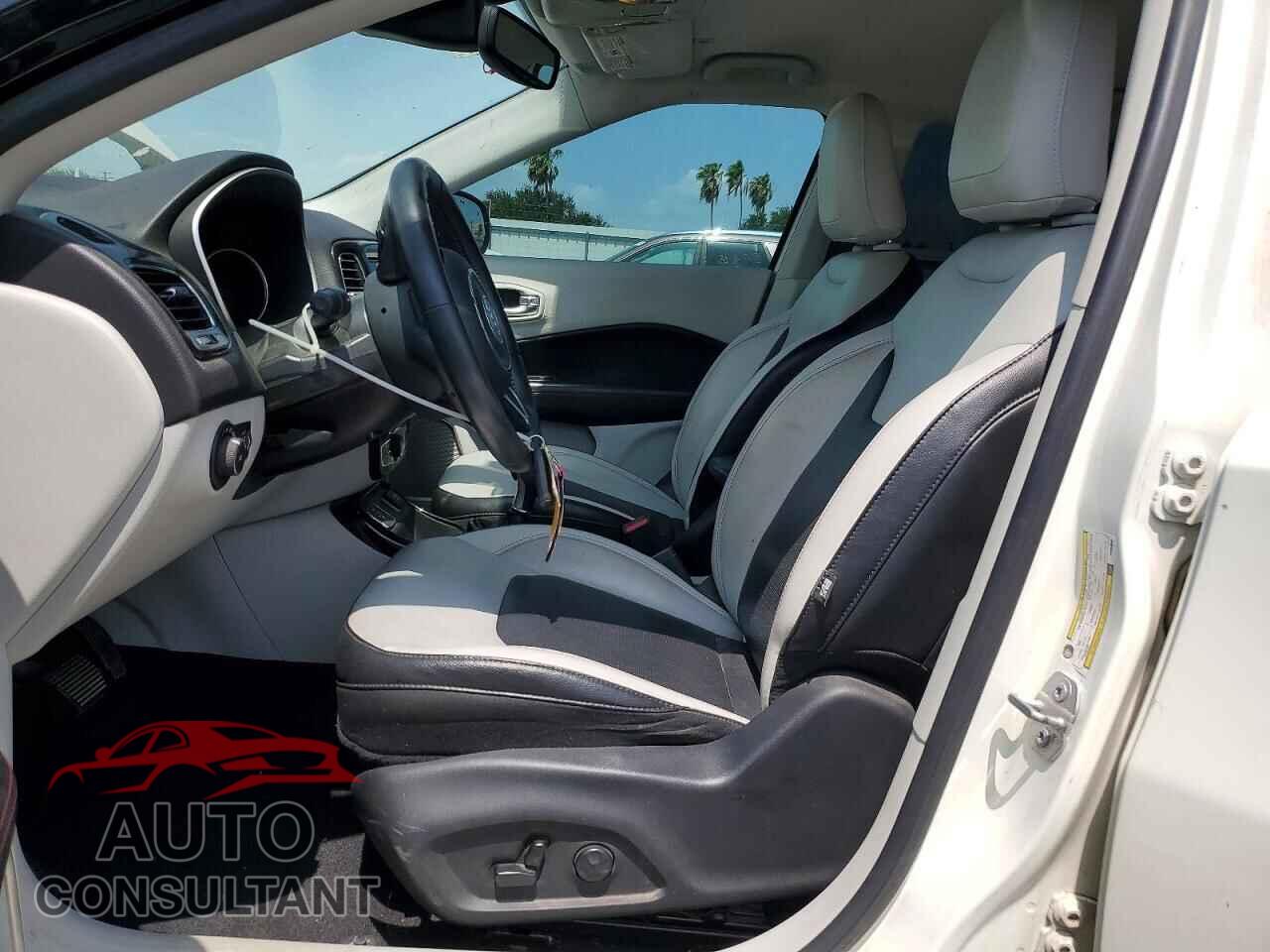 JEEP COMPASS 2018 - 3C4NJCCB8JT494940