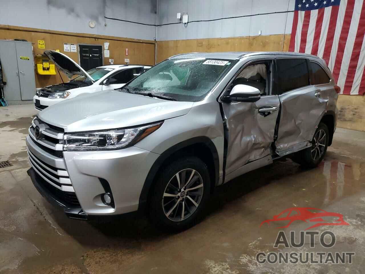 TOYOTA HIGHLANDER 2018 - 5TDJZRFHXJS846274