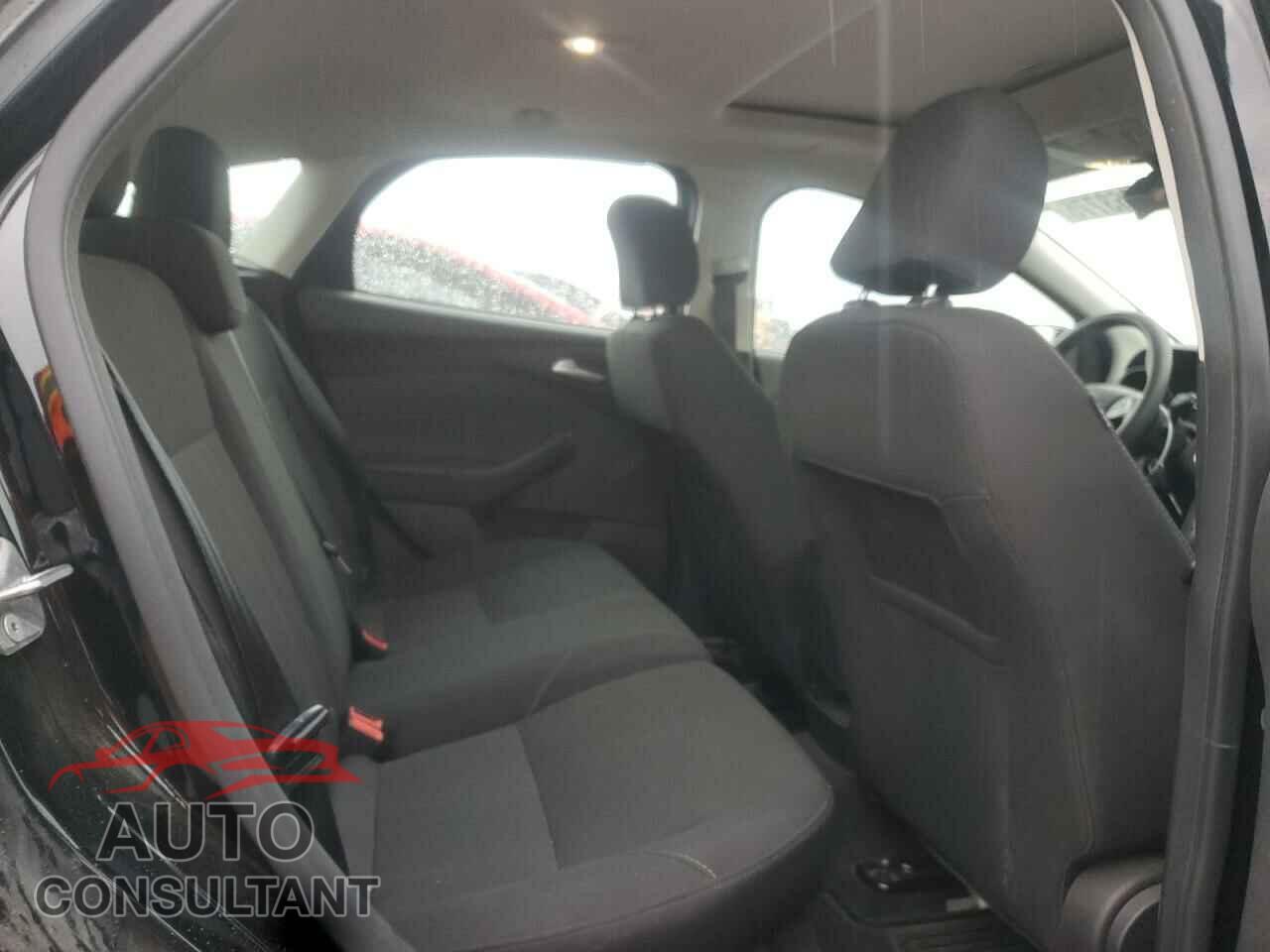 FORD FOCUS 2017 - 1FADP3M20HL222399