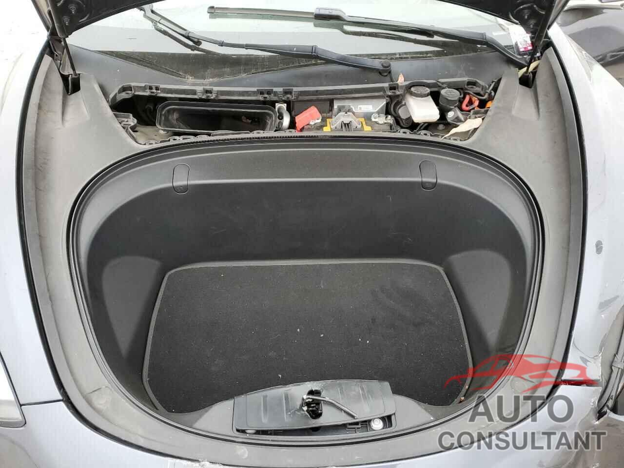 TESLA MODEL 3 2018 - 5YJ3E1EA0JF158217