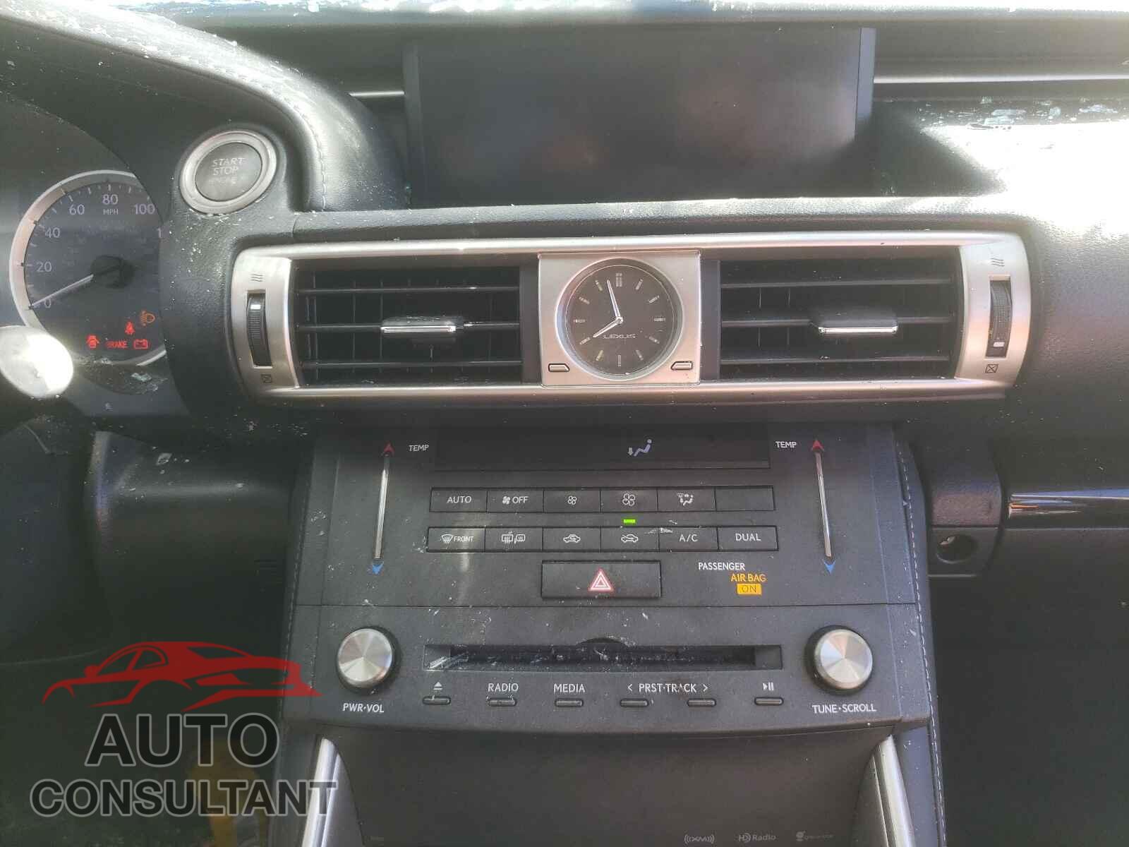 LEXUS IS 2016 - JTHBA1D25G5001941