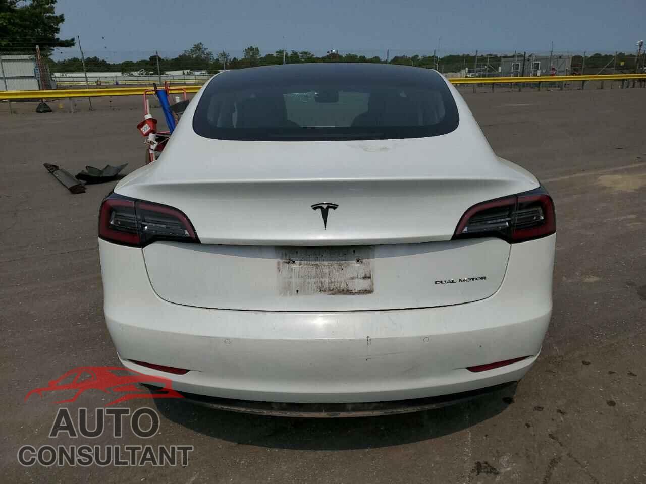 TESLA MODEL 3 2020 - 5YJ3E1EB4LF744477