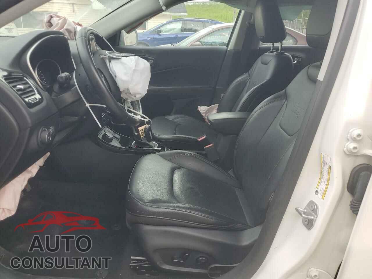 JEEP COMPASS 2020 - 3C4NJDCB2LT104200