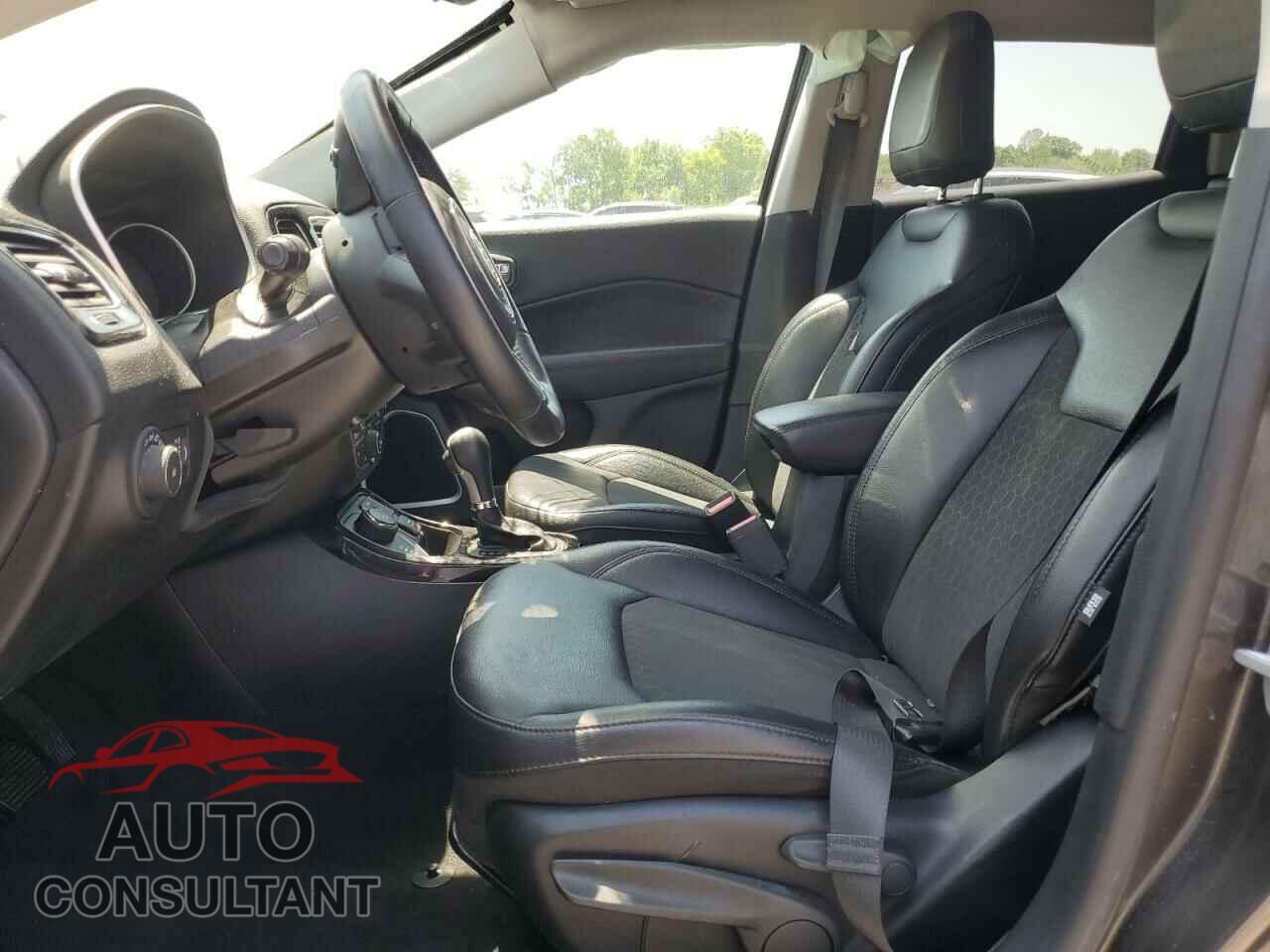 JEEP COMPASS 2019 - 3C4NJDBB0KT683557