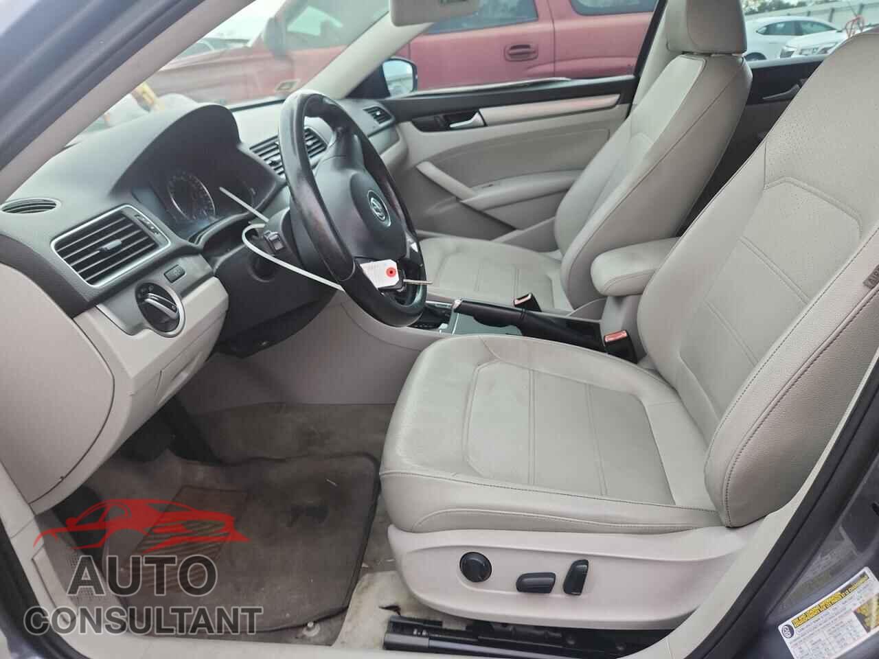 VOLKSWAGEN PASSAT 2014 - 1VWAP7A34EC003004