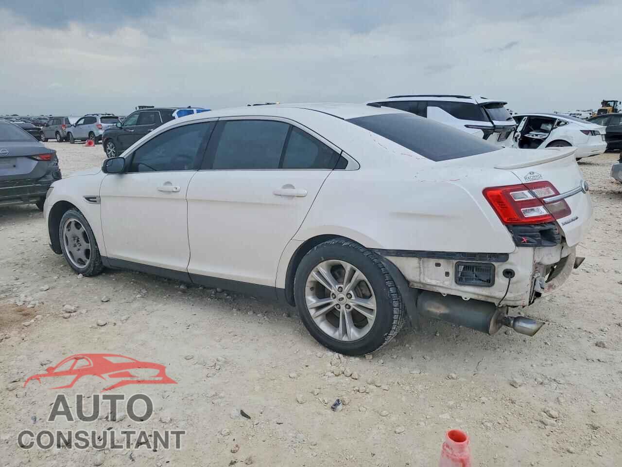 FORD TAURUS 2013 - 1FAHP2E84DG206160
