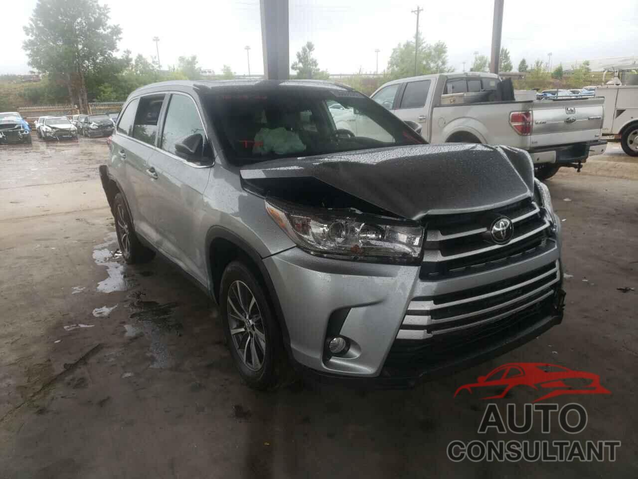 TOYOTA HIGHLANDER 2019 - 5TDKZRFHXKS347965
