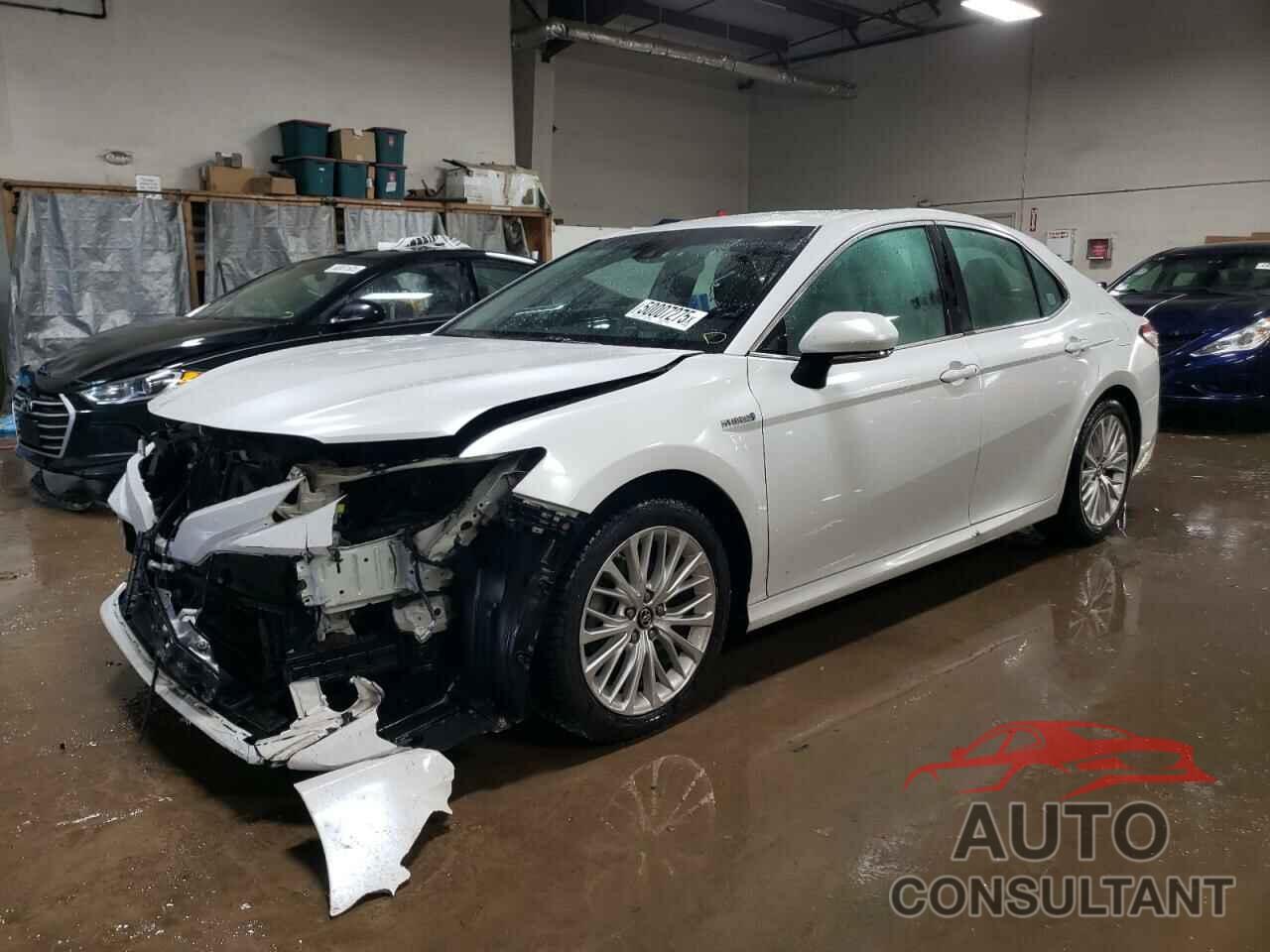 TOYOTA CAMRY 2018 - 4T1B21HK4JU004962