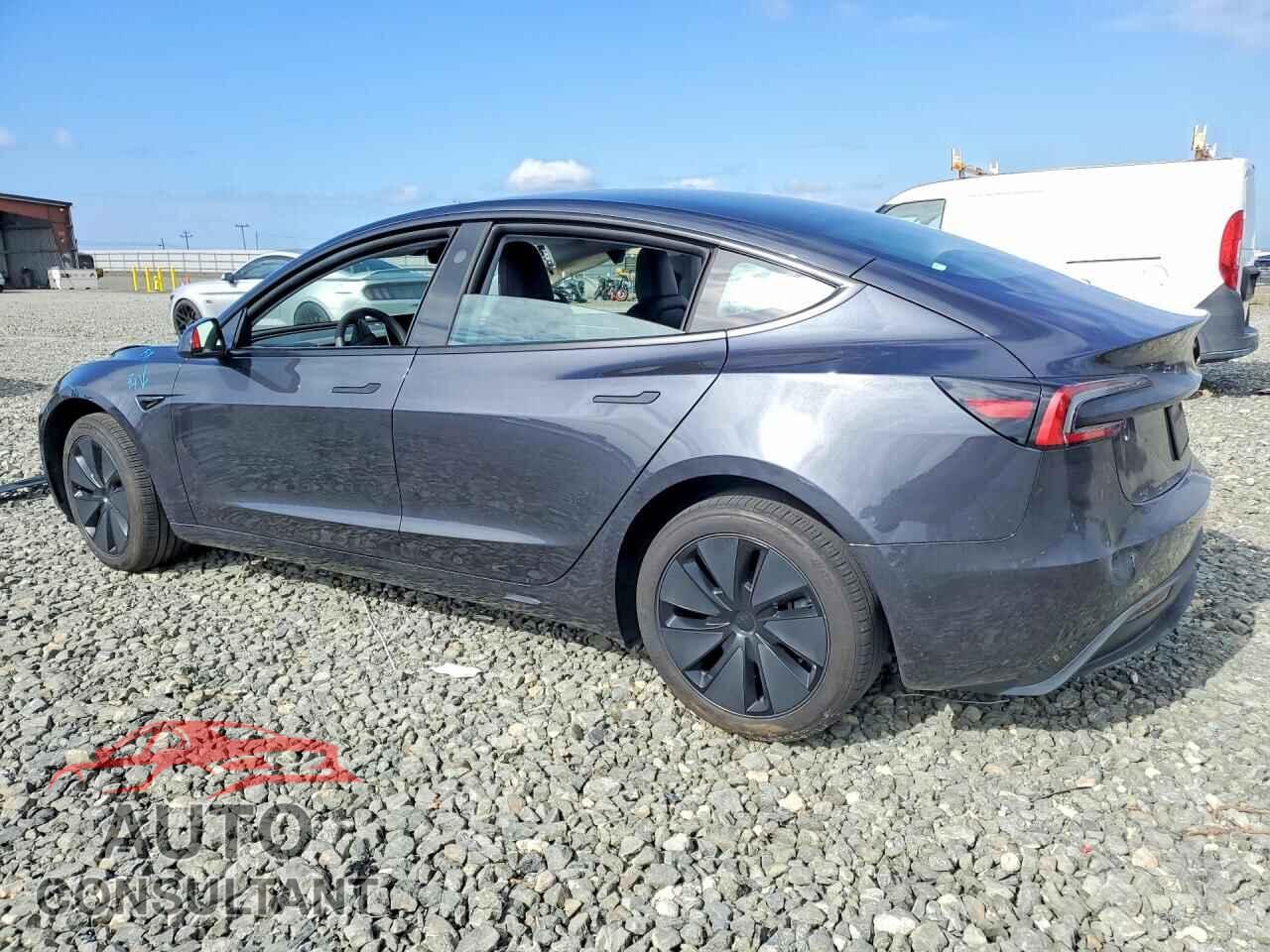 TESLA MODEL 3 2024 - 5YJ3E1EA9RF826883