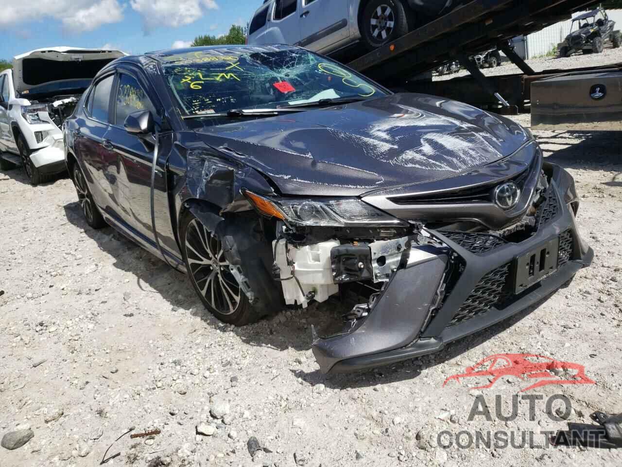 TOYOTA CAMRY 2018 - 4T1B11HKXJU137535