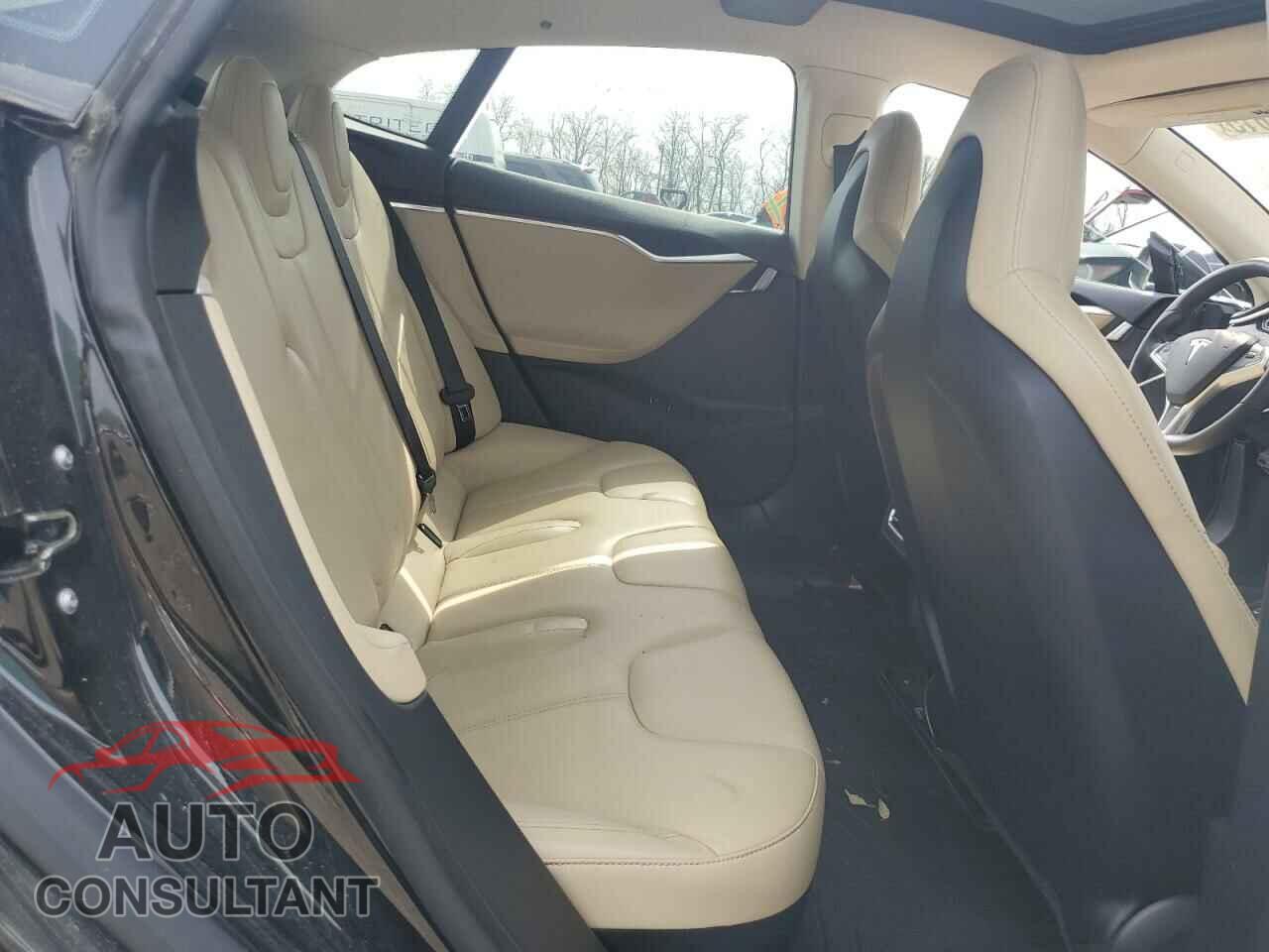 TESLA MODEL S 2013 - 5YJSA1CN8DFP22679