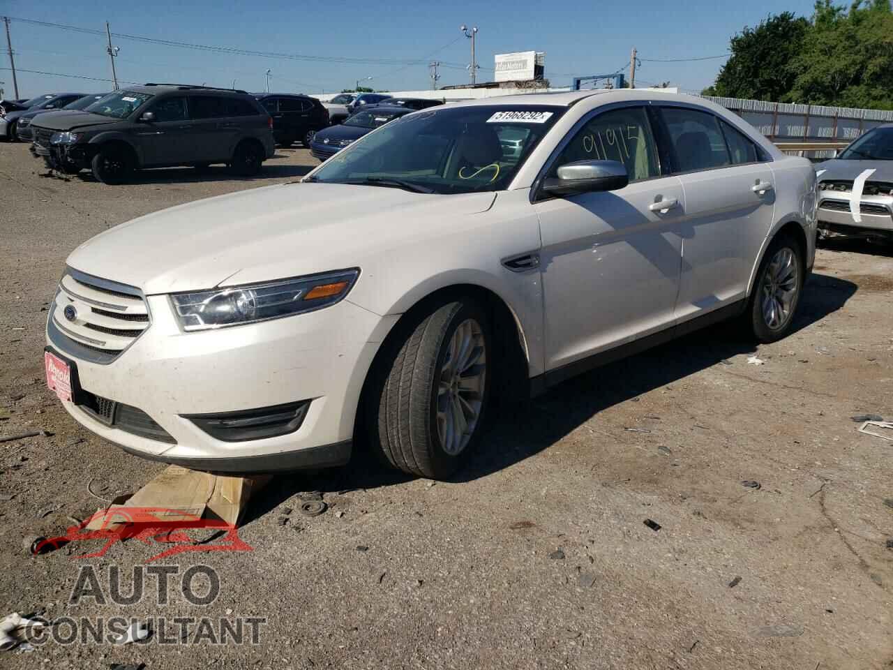 FORD TAURUS 2018 - 1FAHP2F87JG113935