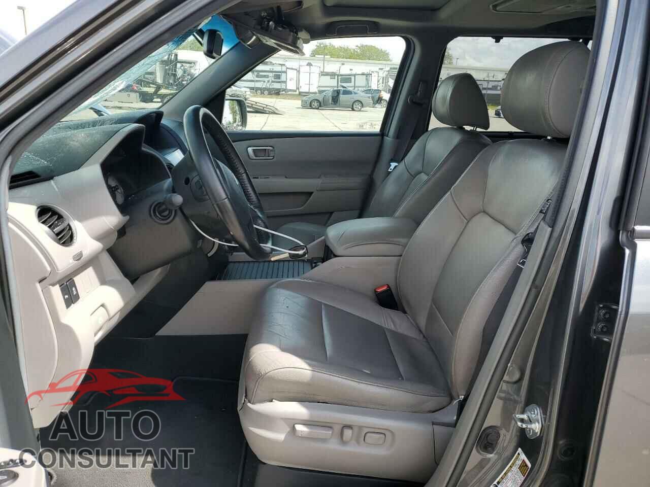 HONDA PILOT 2012 - 5FNYF4H96CB085752