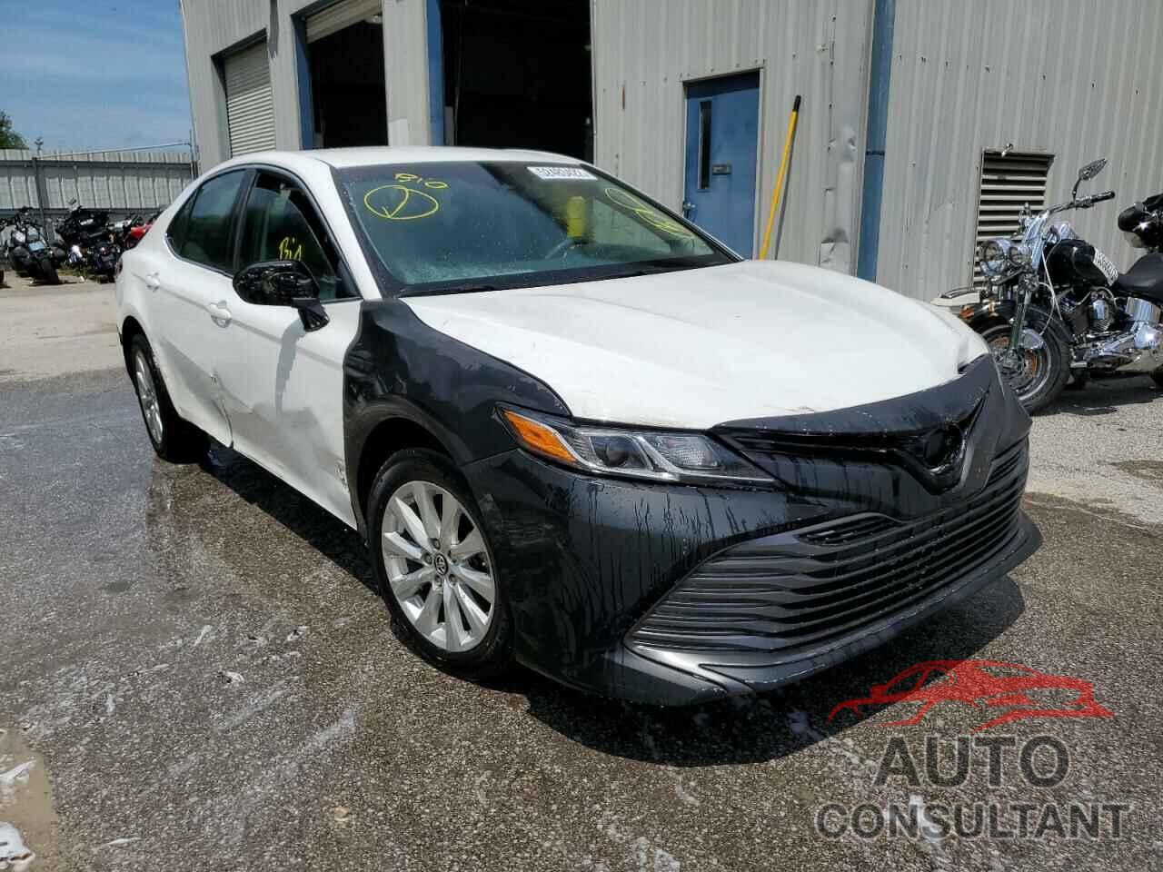 TOYOTA CAMRY 2018 - 4T1B11HK9JU547324