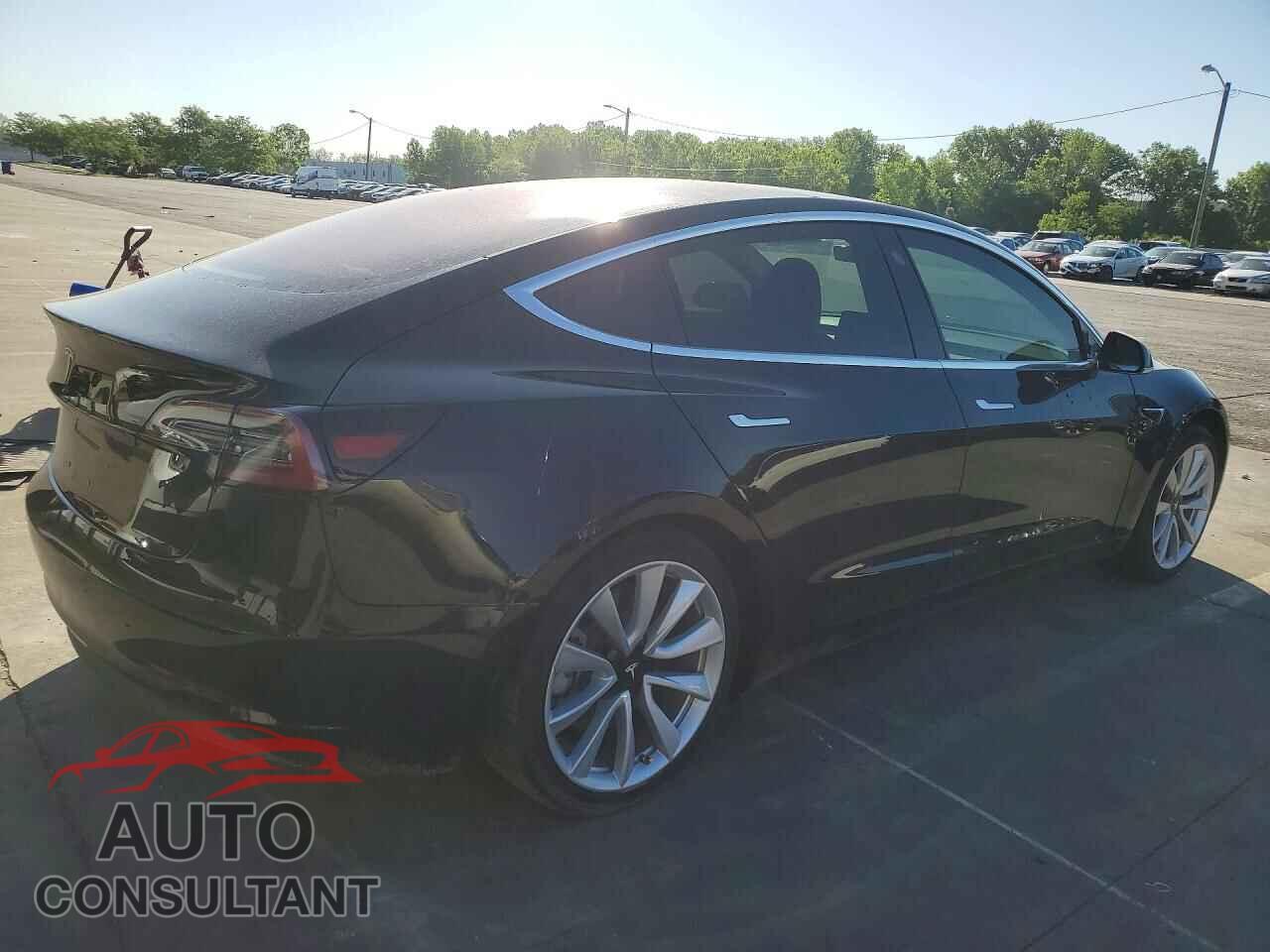 TESLA MODEL 3 2018 - 5YJ3E1EA5JF060171