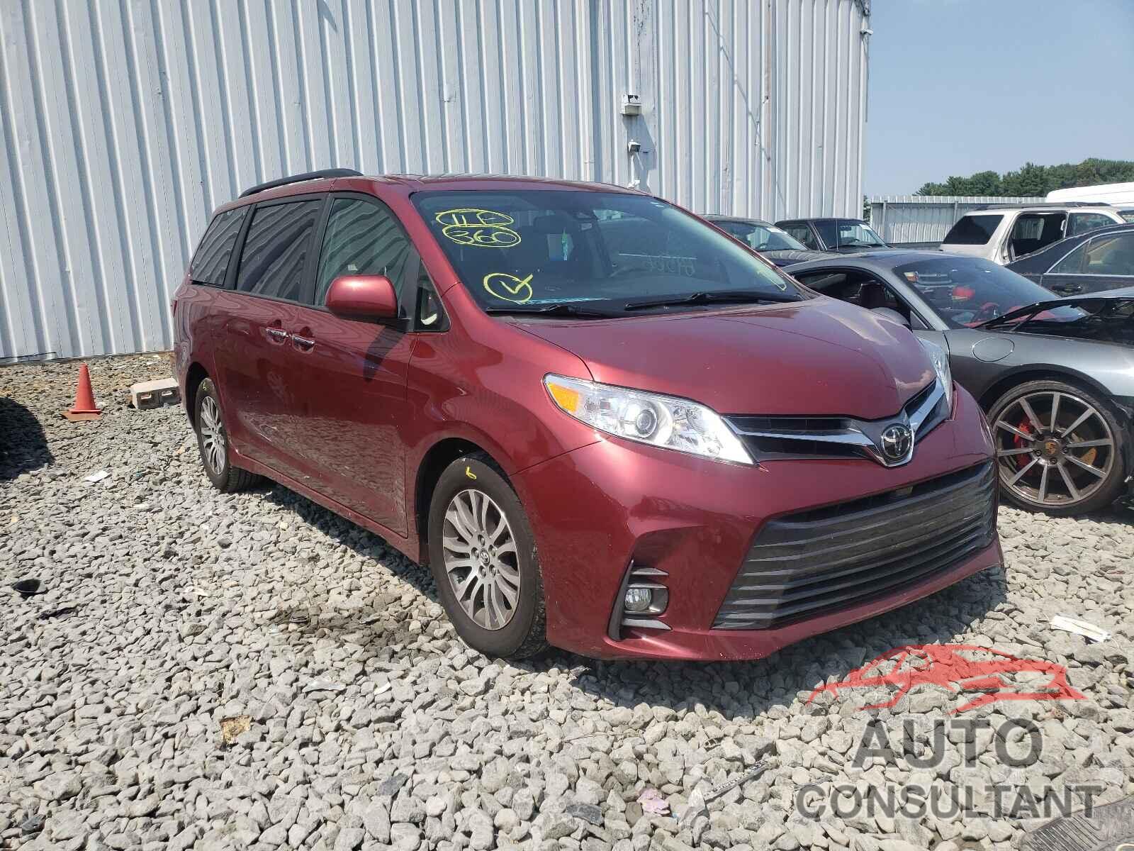 TOYOTA SIENNA 2018 - 5TDYZ3DC2JS935601