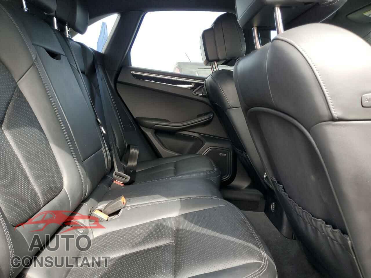 PORSCHE MACAN 2018 - WP1AA2A59JLB15055