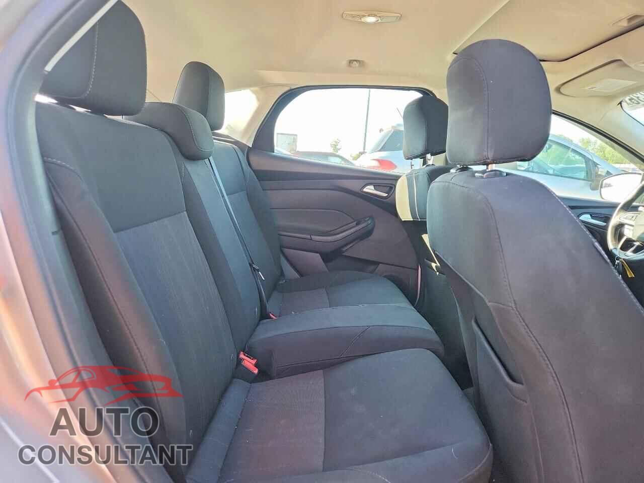 FORD FOCUS 2017 - 1FADP3M24HL210109