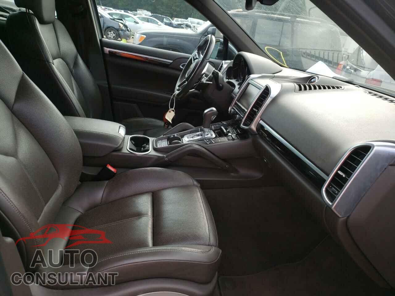 PORSCHE CAYENNE 2016 - WP1AA2A26GKA09800