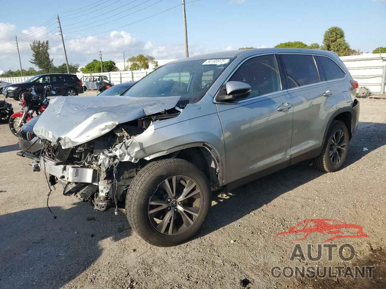 TOYOTA HIGHLANDER 2019 - 5TDZARFH2KS048251