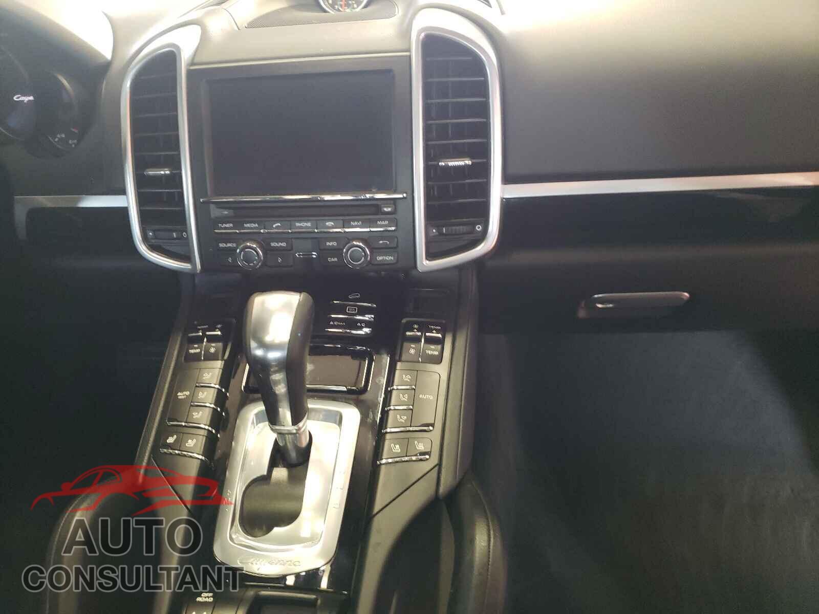 PORSCHE CAYENNE 2016 - WP1AA2A28GLA04107