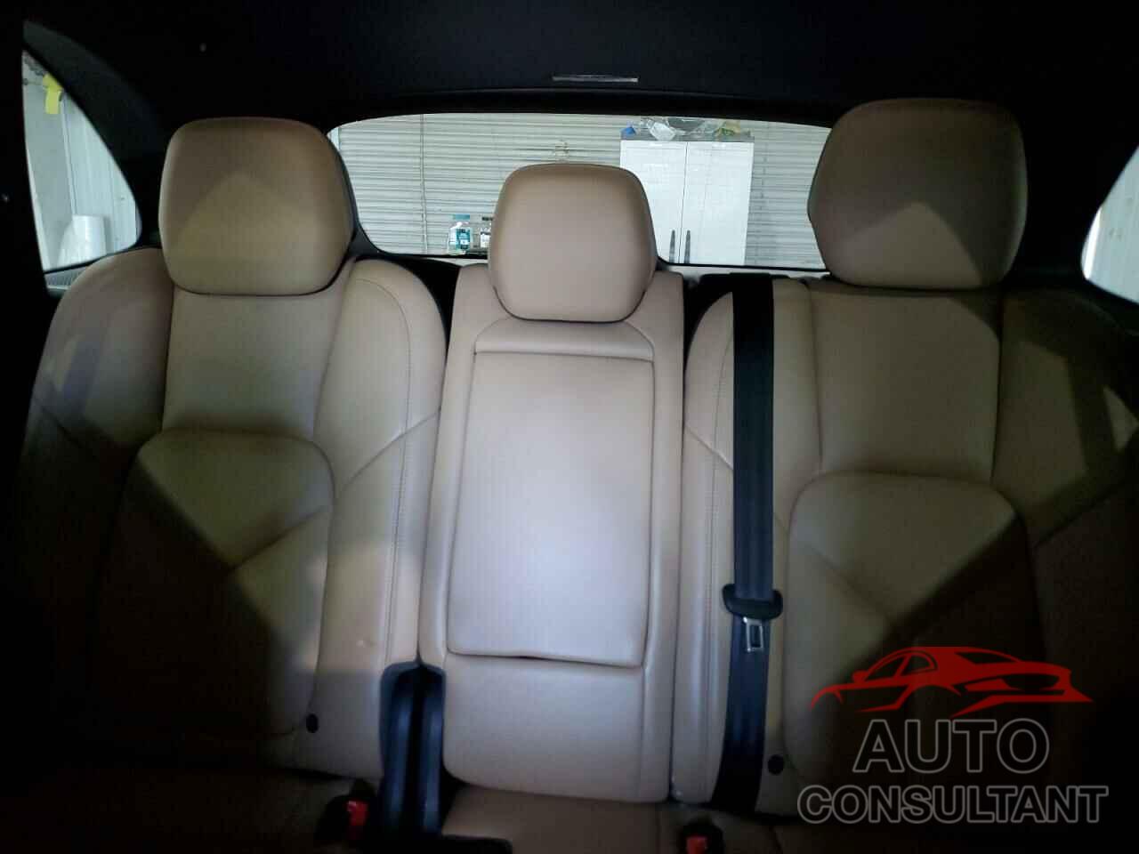 PORSCHE CAYENNE 2016 - WP1AA2A28GLA09906