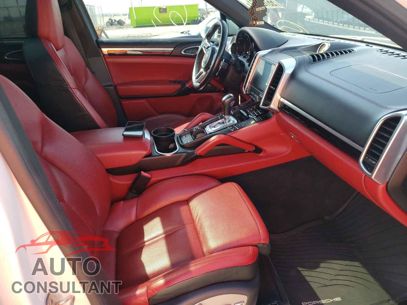 PORSCHE CAYENNE 2017 - WP1AA2A20HKA82128