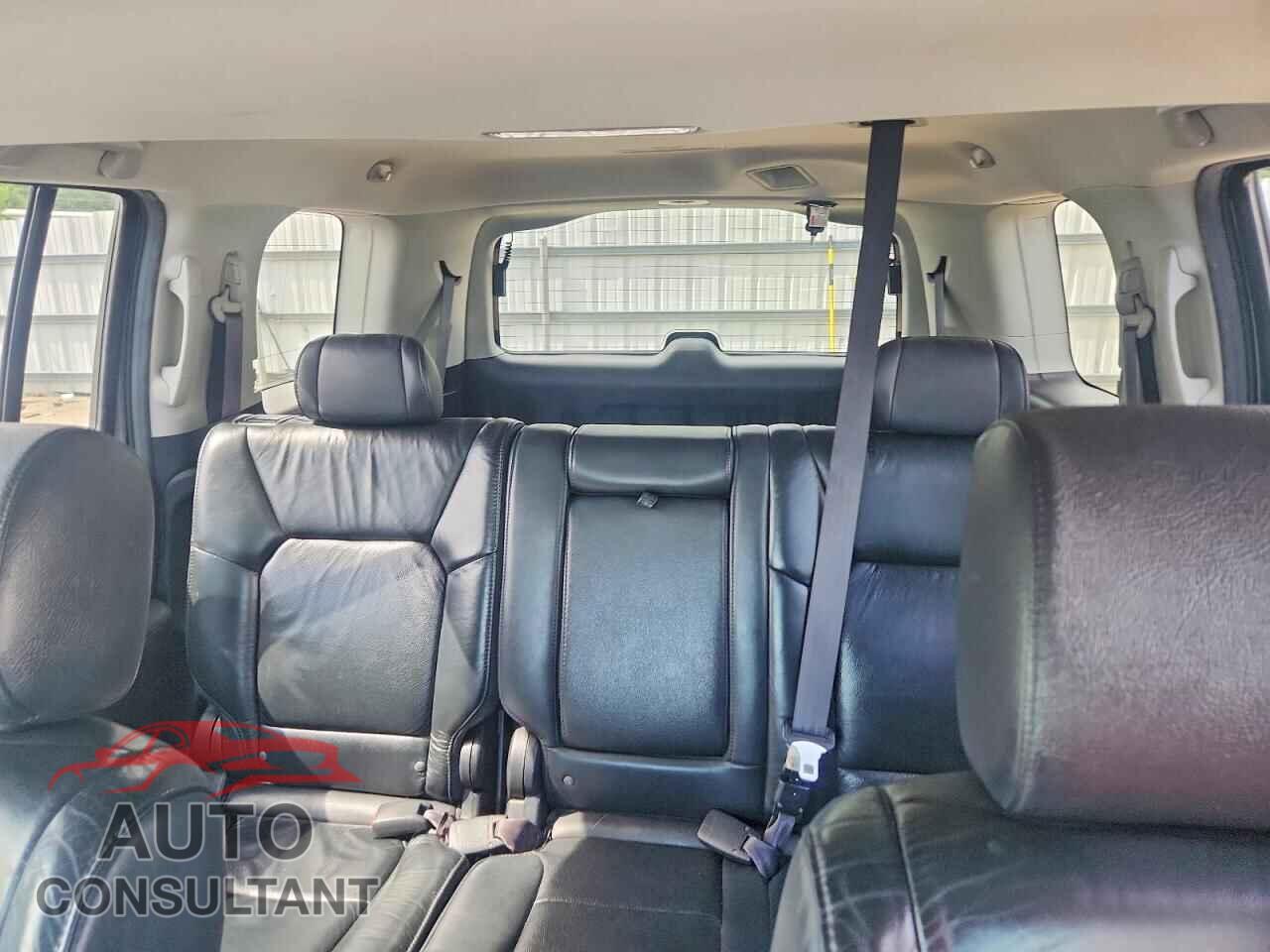HONDA PILOT 2011 - 5FNYF4H56BB092390