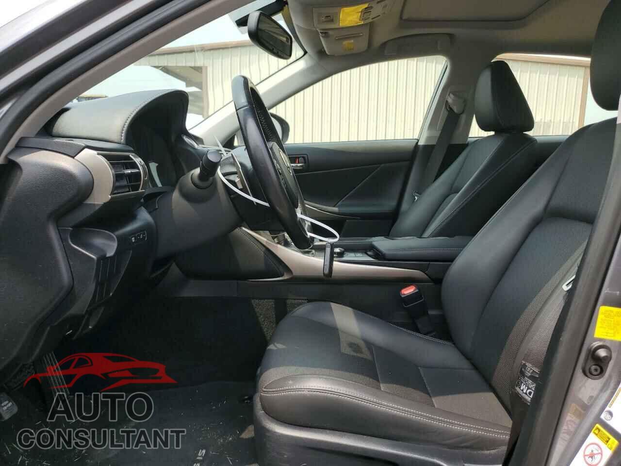 LEXUS IS 2016 - JTHBA1D2XG5010182