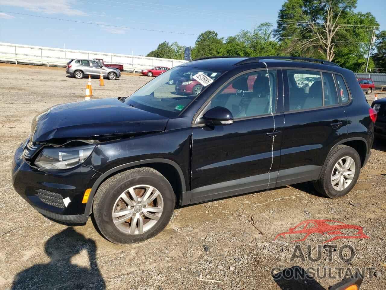VOLKSWAGEN TIGUAN 2017 - WVGBV7AX4HK020276