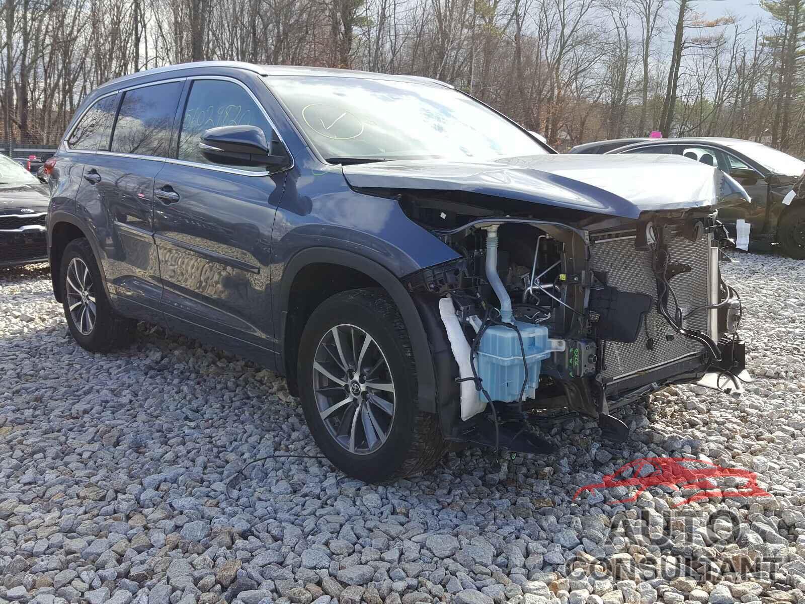 TOYOTA HIGHLANDER 2018 - 5TDJZRFH3JS810250