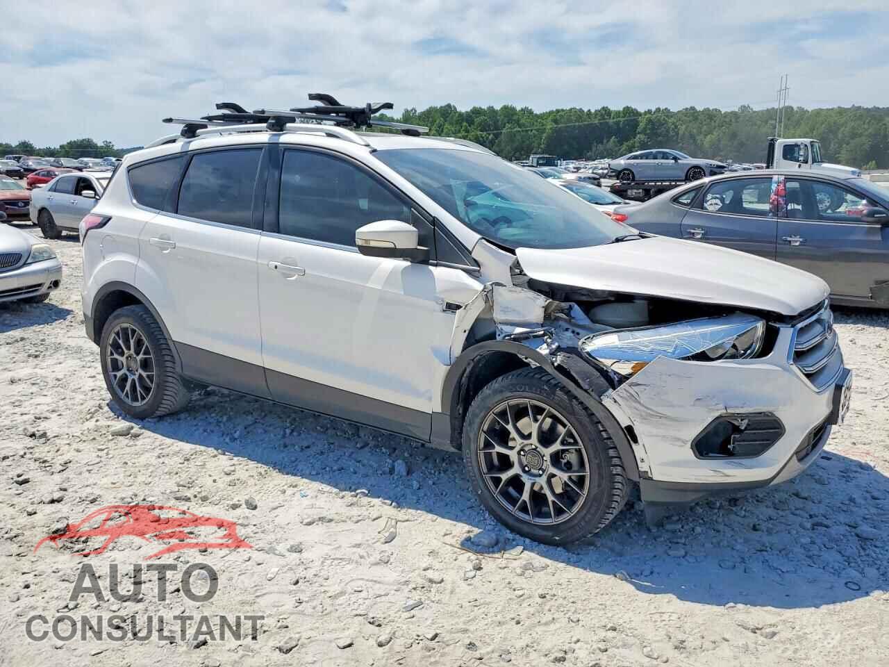 FORD ESCAPE 2017 - 1FMCU9J91HUD54595