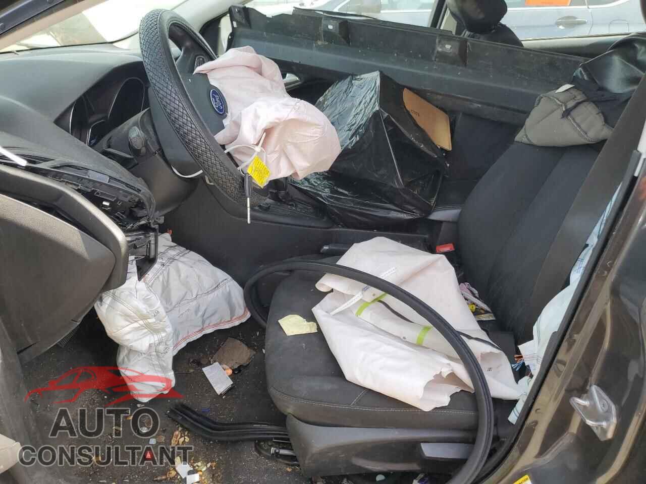 FORD FOCUS 2017 - 1FADP3F23HL228534