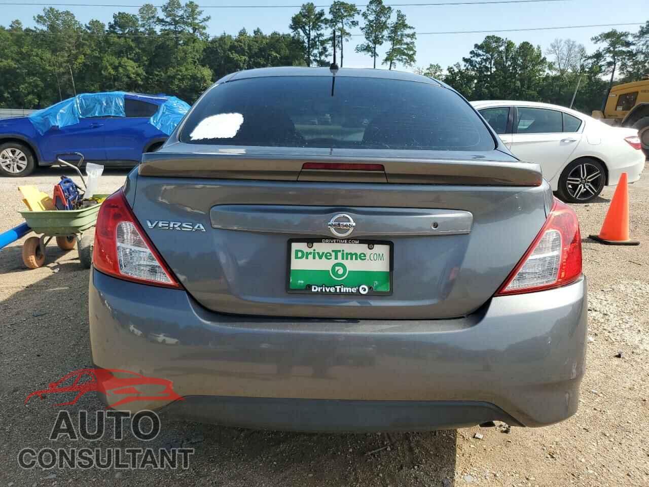 NISSAN VERSA 2017 - 3N1CN7AP3HL858938