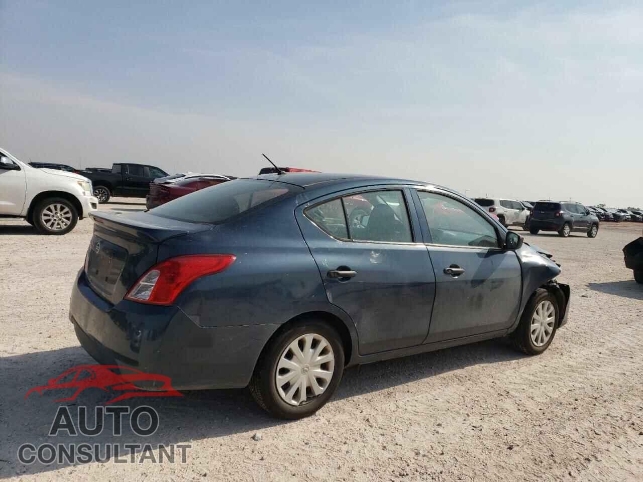 NISSAN VERSA 2017 - 3N1CN7AP1HL879934