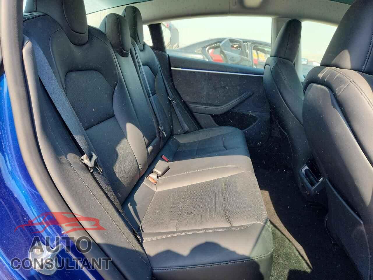 TESLA MODEL 3 2025 - 5YJ3E1EBXSF044509