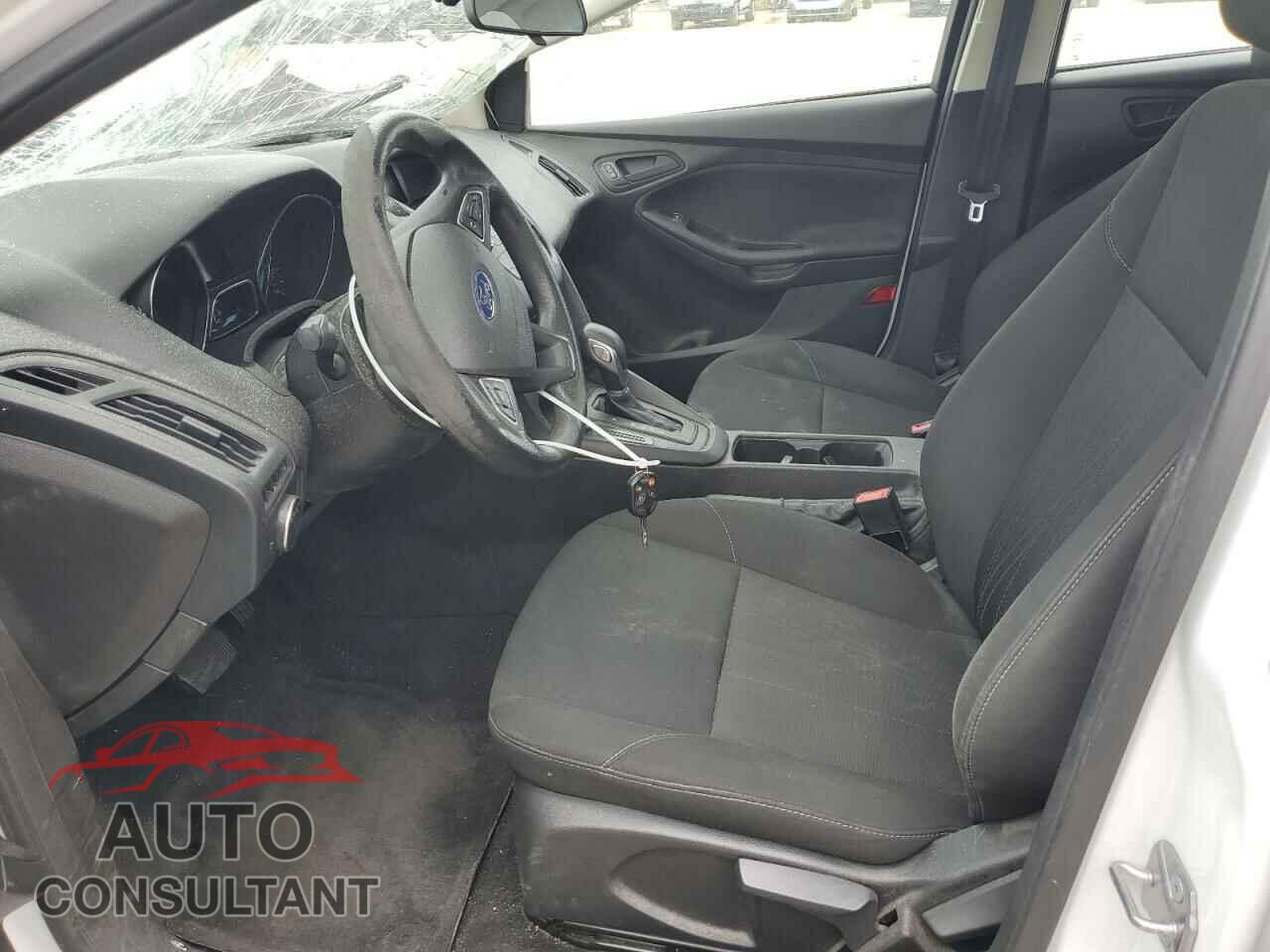 FORD FOCUS 2017 - 1FADP3E22HL274597