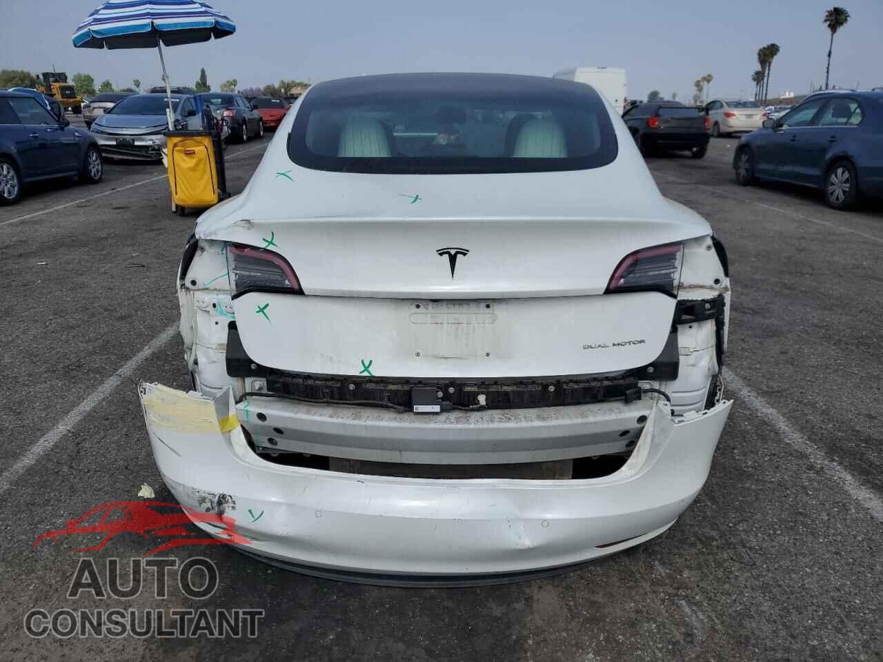 TESLA MODEL 3 2018 - 5YJ3E1EB4JF101155