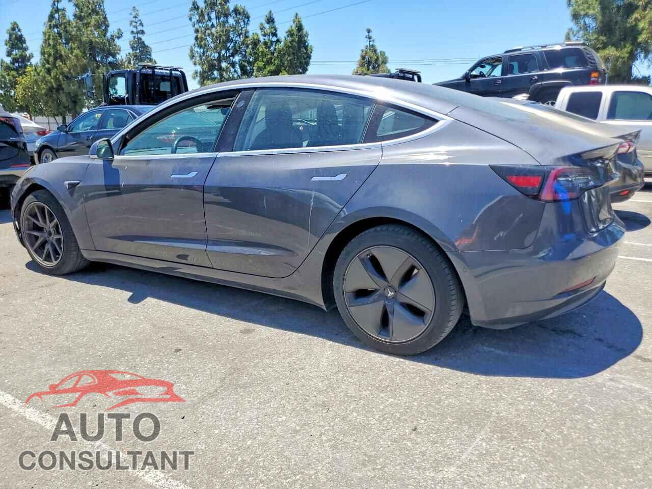TESLA MODEL 3 2018 - 5YJ3E1EAXJF059176